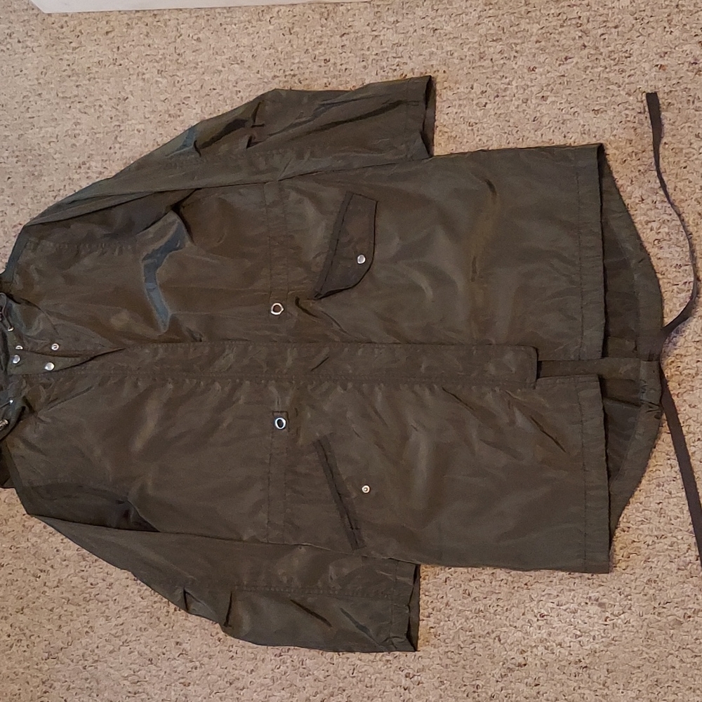 Light hooded jacket